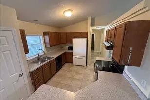 61 Laurel Dr, Ocala, FL 34480 - Photo 2