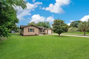 6746 Osceola Dr, Mount Dora, FL 32757 - Photo 2