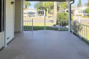 927 Yew St, Sebastian, FL 32976 - Photo 4