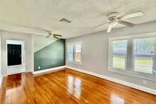 2120 46th Ave N, Saint Petersburg, FL 33714 - Photo 12