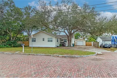 525 4th Avenue SW, Largo, FL 33770 - Photo 1