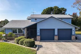 1807 Virginia Ct, Tavares, FL 32778 - Photo 2