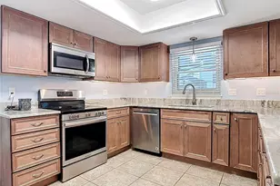 1807 Virginia Ct, Tavares, FL 32778 - Photo 10