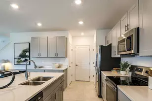 725 Hazelwood Ct, Haines City, FL 33844 - Photo 8