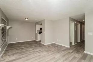 14206 Village Terrace Dr, Tampa, FL 33624 - Photo 2