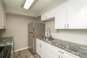 14206 Village Terrace Dr, Tampa, FL 33624 - Photo 6