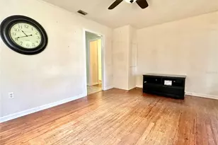 916 W Wisconsin Ave, Deland, FL 32720 - Photo 4