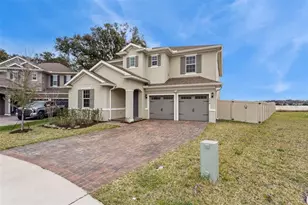 594 Via Bella Ct, Howey in the Hills, FL 34737 - Photo 2
