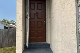 2812 Hunt Club Ln, Orlando, FL 32826 - Photo 2