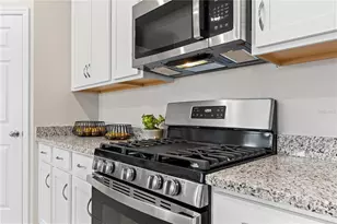 402 Shoreview Sands Ave, Mascotte, FL 34753 - Photo 8