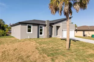 15 Ramblewood St, Port Charlotte, FL 33953 - Photo 4