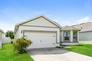 571 Autumn Stream Dr, Auburndale, FL 33823 - Photo 2