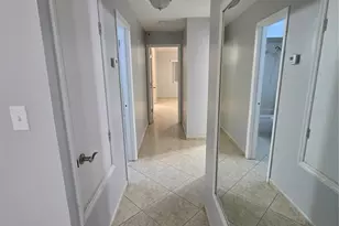 927 Grand Cayman Ct, Orlando, FL 32835 - Photo 8