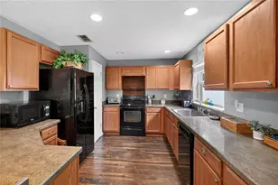 1777 Strathmore Cir, Mount Dora, FL 32757 - Photo 10