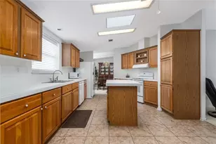 606 Mooring Ln, Edgewater, FL 32141 - Photo 10