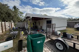 5165 104th Way N, Saint Petersburg, FL 33708 - Photo 2