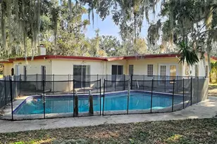 1017 Cypress St, Leesburg, FL 34748 - Photo 2