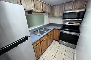 7177 E Bank Dr, Tampa, FL 33617 - Photo 6