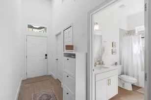 712 Reflection Lake Dr, Orlando, FL 32807 - Photo 6