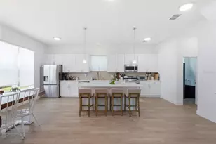 712 Reflection Lake Dr, Orlando, FL 32807 - Photo 10