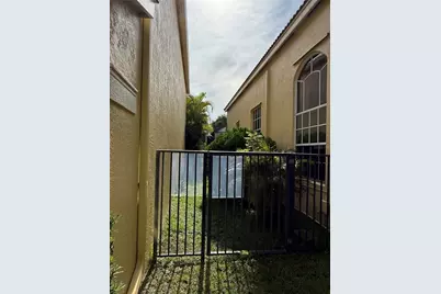 9936 Woodworth Court, Wellington, FL 33414 - Photo 4