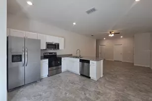 546 Imperial Pl, Kissimmee, FL 34758 - Photo 4