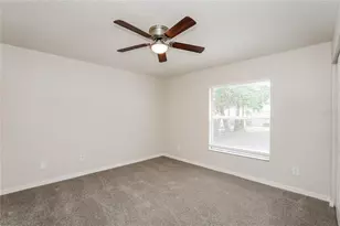 2427 18th St S, Saint Petersburg, FL 33712 - Photo 8