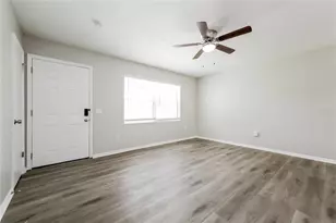 107 Lake Elizabeth Dr, Winter Haven, FL 33884 - Photo 2