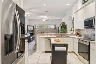 5740 Bounty Cir, Tavares, FL 32778 - Photo 20