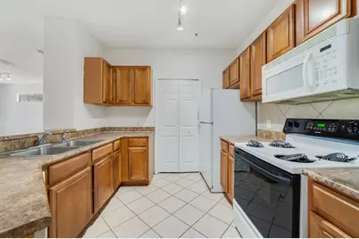 6159 Metrowest Boulevard #204, Orlando, FL 32835 - Photo 12