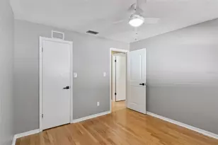 4240 N Landmark Dr, Orlando, FL 32817 - Photo 28