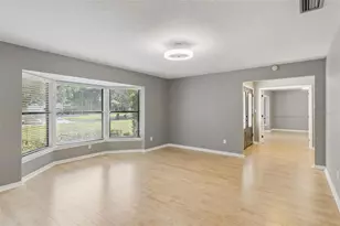 4240 N Landmark Dr, Orlando, FL 32817 - Photo 8