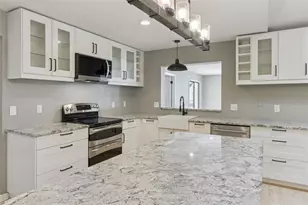 4240 N Landmark Dr, Orlando, FL 32817 - Photo 14