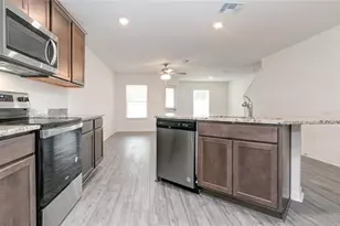 1668 Wynford Cir, Tavares, FL 32778 - Photo 8