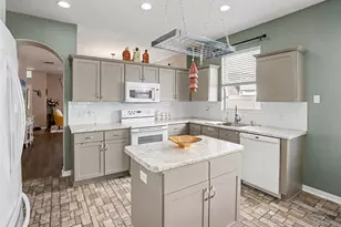 4647 Riverton Dr, Orlando, FL 32817 - Photo 10