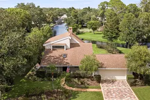 112 1st St, Tavares, FL 32778 - Photo 1