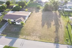 156 Francis Dr NE, Port Charlotte, FL 33952 - Photo 2