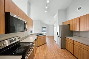 7010 Summit Cir, Winter Haven, FL 33884 - Photo 2