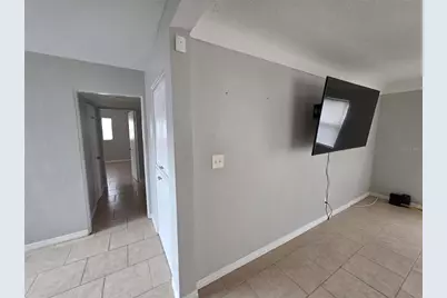 2728 39th Avenue N, Saint Petersburg, FL 33714 - Photo 4