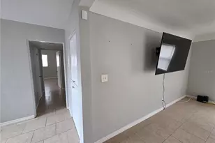 2728 39th Ave N, Saint Petersburg, FL 33714 - Photo 4