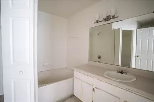 13037 Mulberry Park Dr, Orlando, FL 32821 - Photo 12