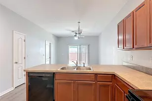 1775 Barton Towne Cir, Saint Cloud, FL 34769 - Photo 8