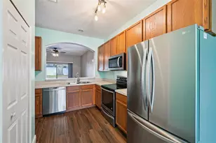 8315 Lake Amhurst Tr, Orlando, FL 32829 - Photo 14