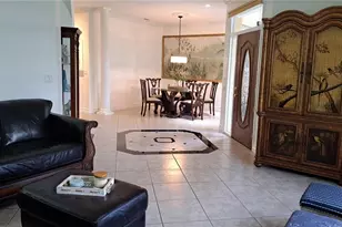 2377 Burton Ln, Sarasota, FL 34239 - Photo 4