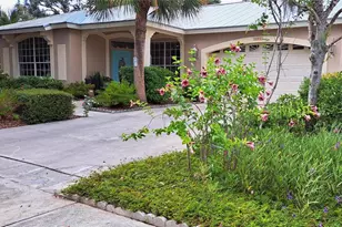 2377 Burton Ln, Sarasota, FL 34239 - Photo 4