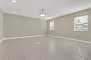 807 Glen Creek Ct, Fruitland Park, FL 34731 - Photo 8