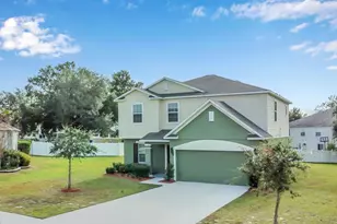 807 Glen Creek Ct, Fruitland Park, FL 34731 - Photo 2