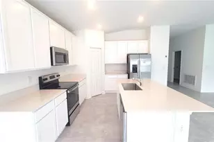 397 Singing Sands Cir, Lake Wales, FL 33859 - Photo 4