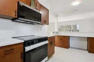 4210 Dr Martin Luther King Jr Street S, Saint Petersburg, FL 33705 - Photo 6