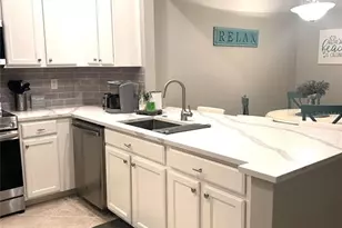 3672 Parkridge Cir, Sarasota, FL 34243 - Photo 12